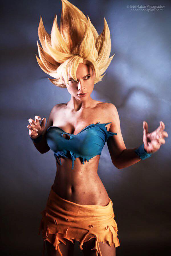   Ů COSPLAY