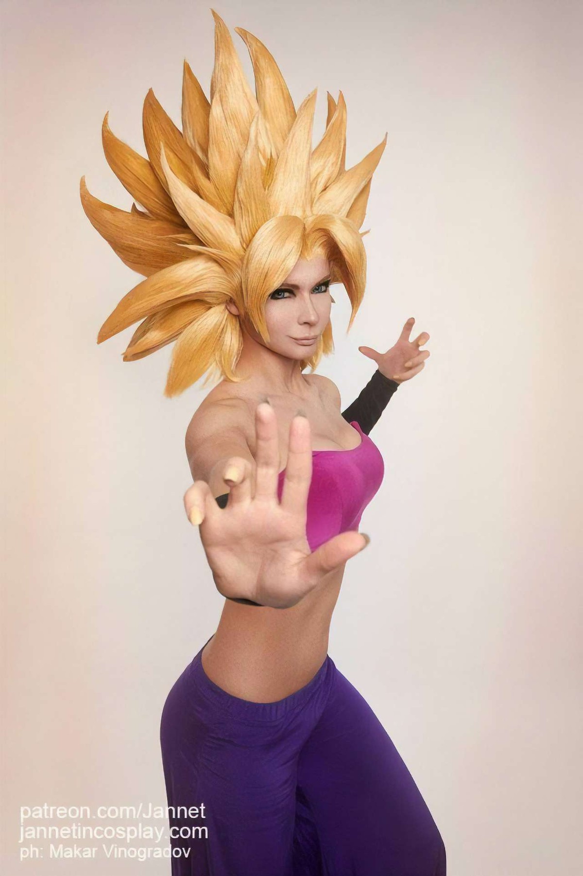   Ů COSPLAY