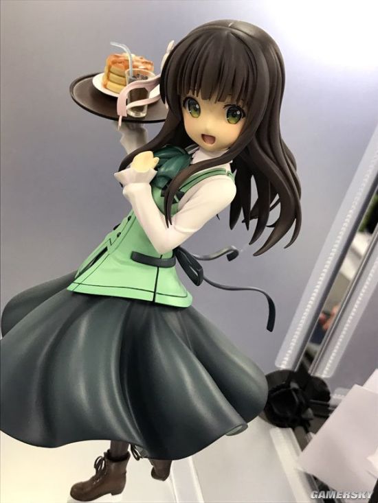886