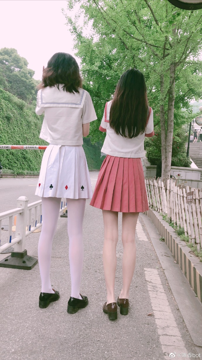 УΥ