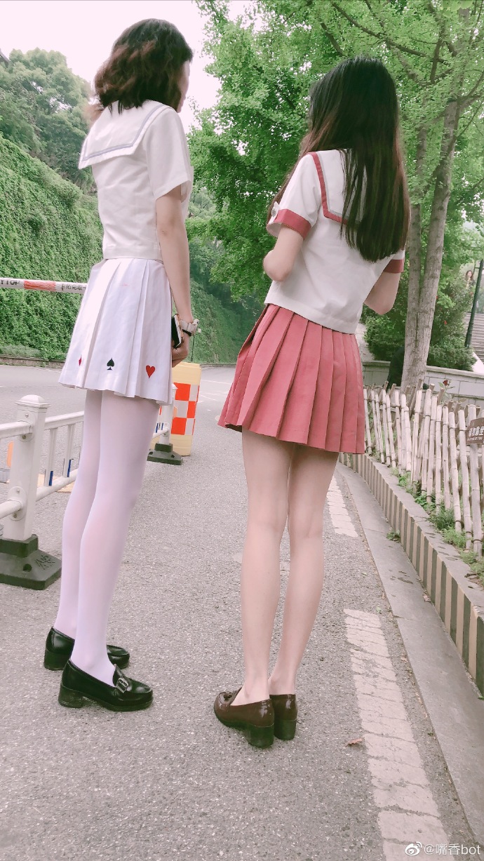 УΥ
