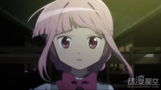 886