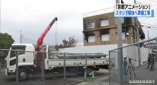 886