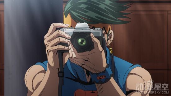 886
