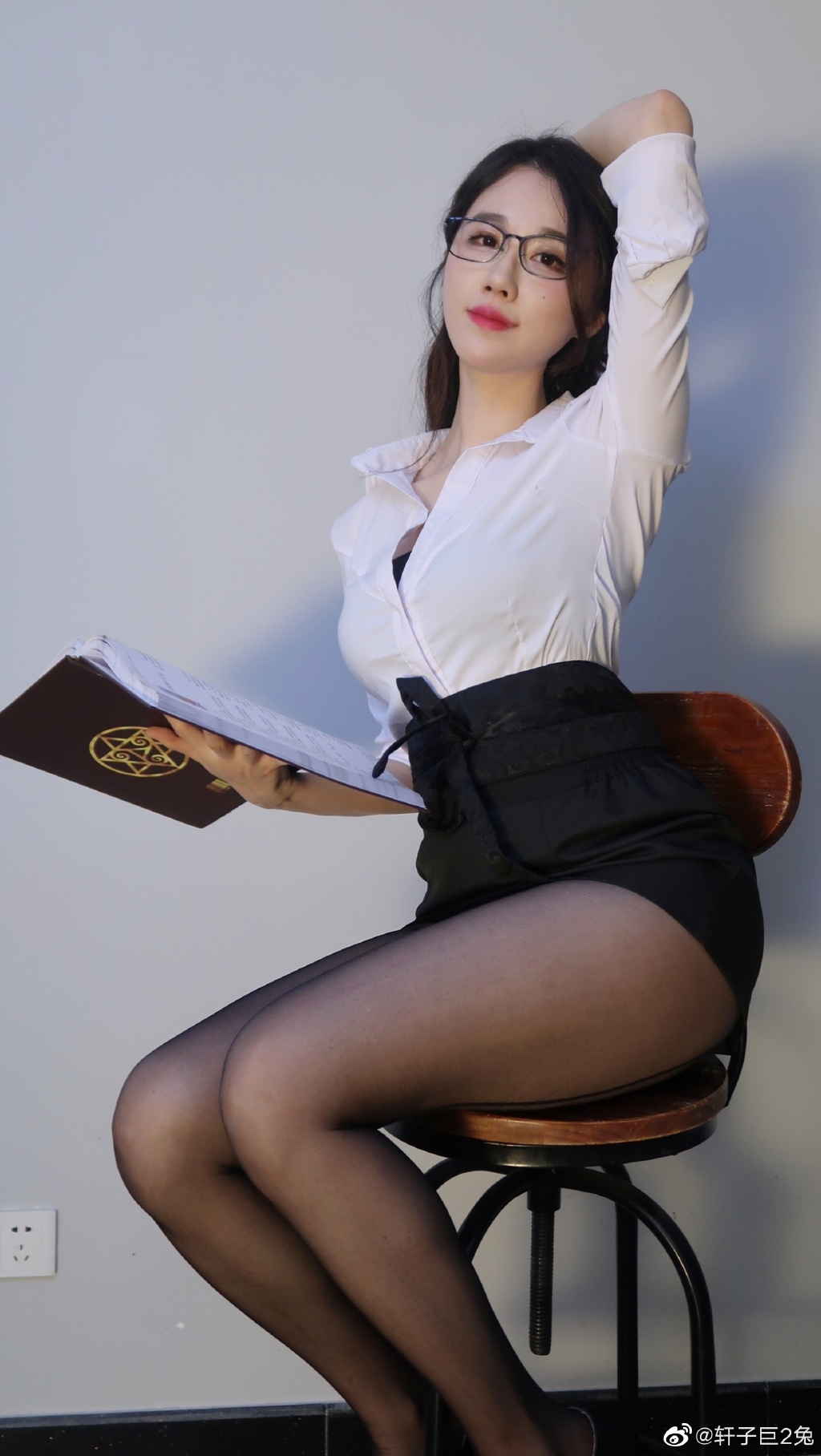 Ӿ2