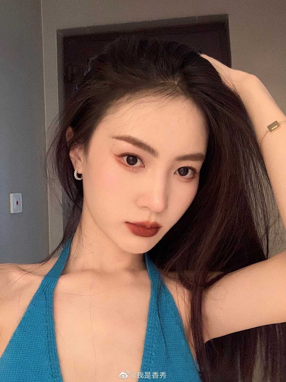 Ů
