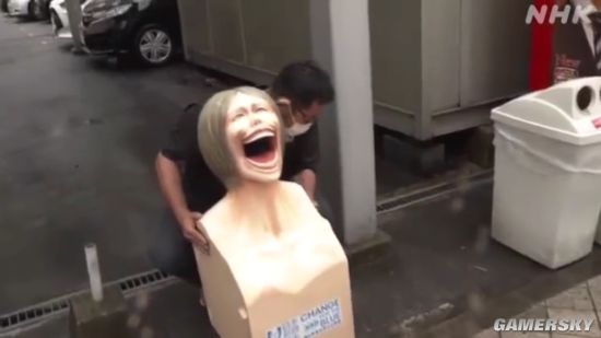 886