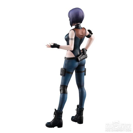 886