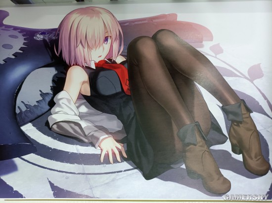 886